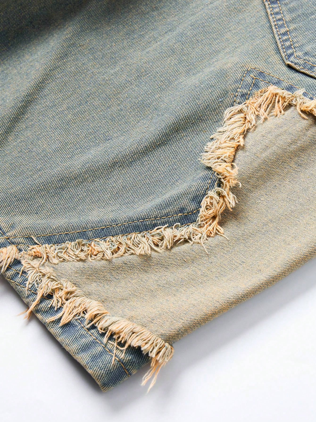 Men's Loose Fit Denim Shorts With Star-Shaped Patches