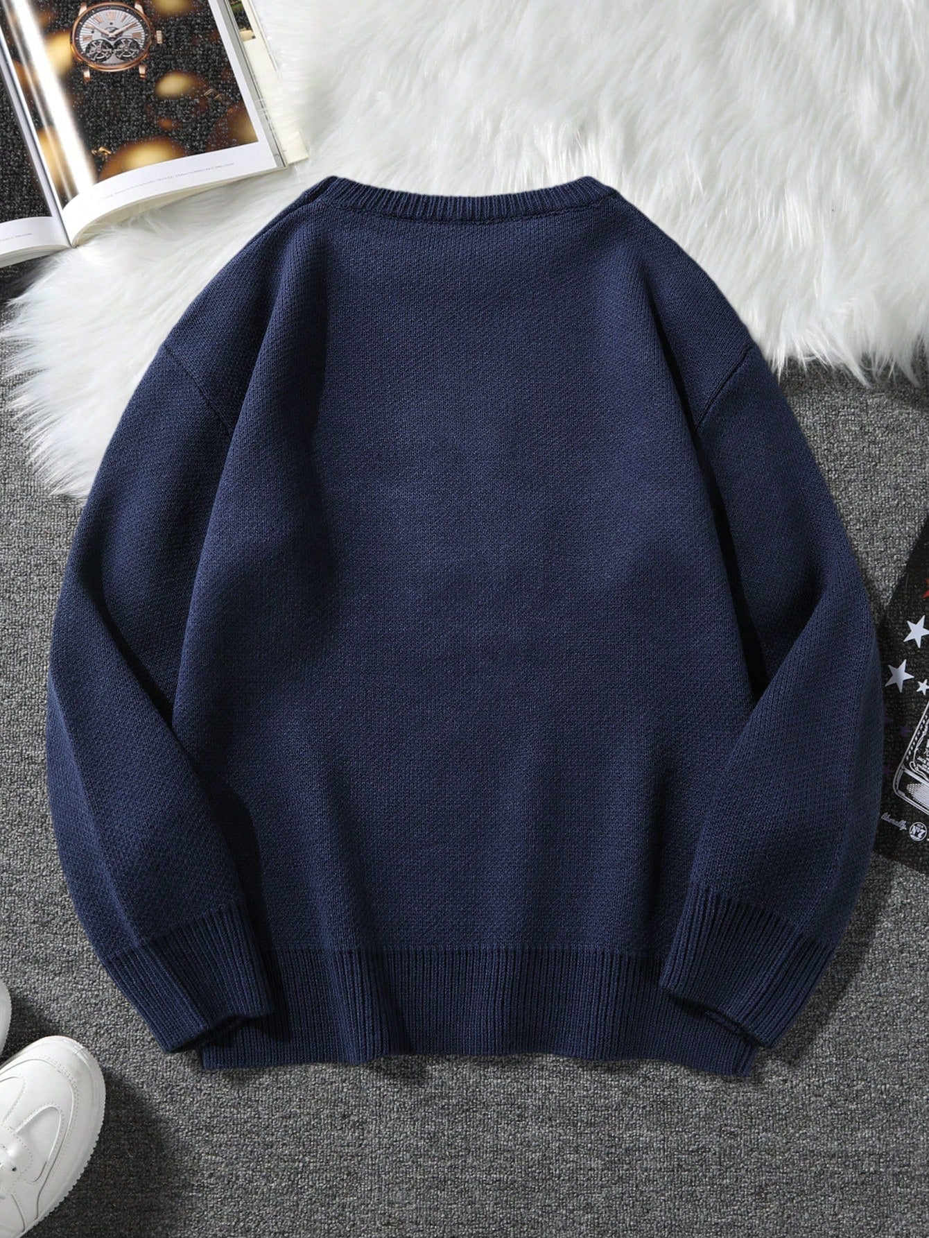 Men's Crew Neck Long Sleeve Royalblue Bear Graphic Casual Pullover Sweater